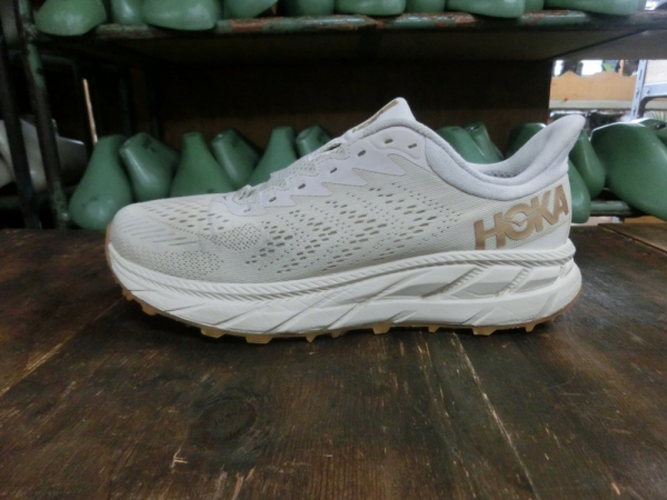 ホカオネオネ（HOKA）クリフトン7のソール交換について